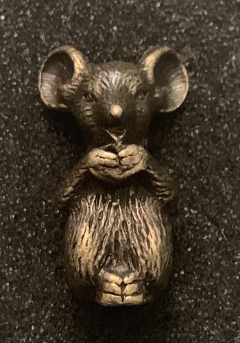 Small Solid Pewter Mouse Brass Tone Paperweight Decoration - Picture 1 of 6