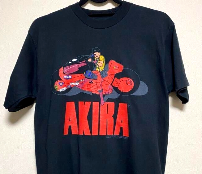 90s vintage Akira T-Shirt Fruit of the Loom 1988 Size M 90s vintage Akira T-Shirt Fruit of the Loom 1988 Size M