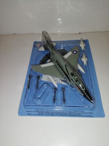 AVION METAL AVION F-4J PHANTOM II MAQUETTE 1/100 FABBRI ITALERI NEUF SCELLE