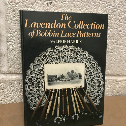 THE LAVENDON SAMMLUNG KLÖPPELSPITZENMUSTER VON VALERIE HARRIS