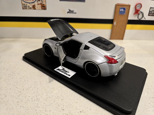 Nissan 370Z 2009 personalizado Brian's escala 1:24 "Rápido y Furioso 5" - Imagen 13 de 16