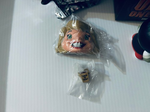 Kidrobot - Odd Ones Series - 3" Vinyl Mini - Ghoulie Jill - Opened - Picture 6 of 8