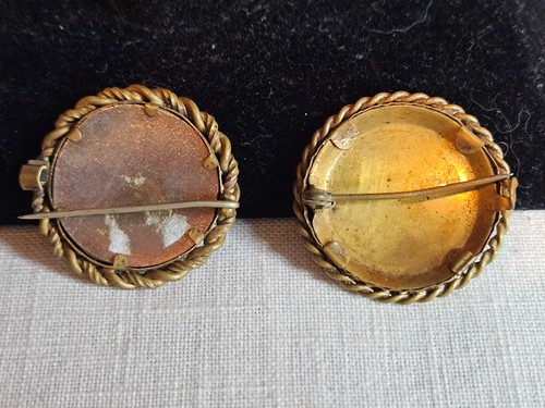 Vintage Victorian Mourning Miniature Framed Photo Pins of Man and Woman - Picture 5 of 5