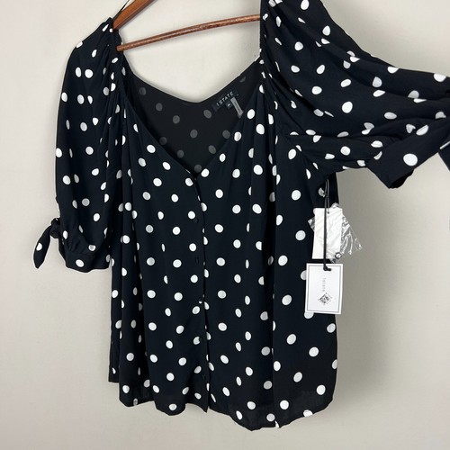 1. Blusa State Top Mujer 2X Negra Lunares Botón Delantero Cuello en V Manga Corbata - Imagen 6 de 13
