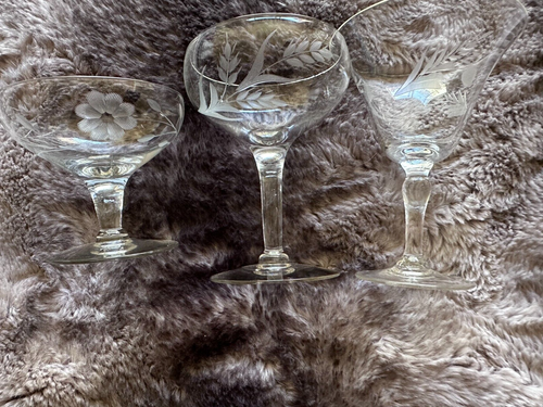 3 Crystal ETCHEd Floral Glasses clear Glasses White