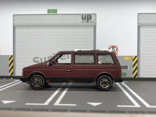 1985 Dodge Caravan Rusty Weathered Custom 1/64 Diecast Auto World Van Barn Find - Picture 11 of 12