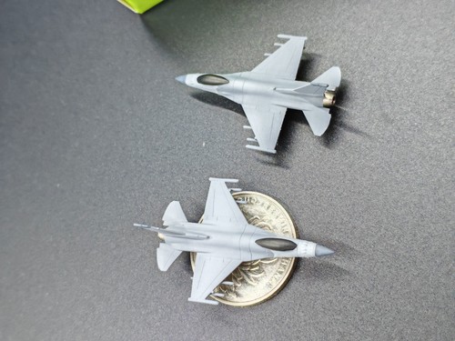 (2/Piezas) Nuevo 1/350 Modelo de Avión de Luchador Miniatura Modelo de Avión de Ejército de EE. UU. Militar F-16 - Imagen 4 de 6