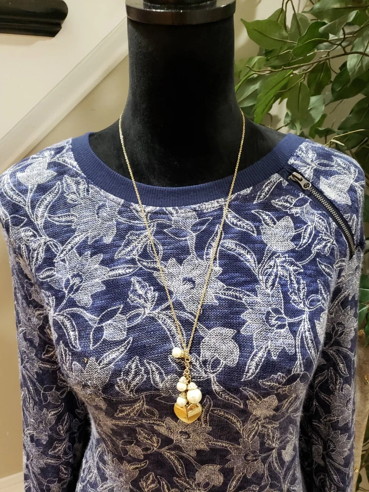 Suéter Max Jeans Para Mujer Azul Floral Rayón Cuello Redondo Manga Larga Talla X-Pequeño Foto 2 de 4