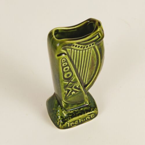 Vintage Green Glazed Ireland Ceramic Harp Vase Marked Made In Ireland - Picture 8 of 8