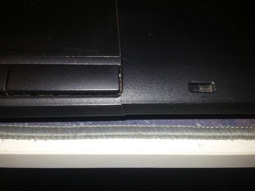 FOR PARTS 14.1" Lenovo ThinkPad T410i i3/6GB ram/ NO HDD READ DESCRIPTION - Picture 8 of 9