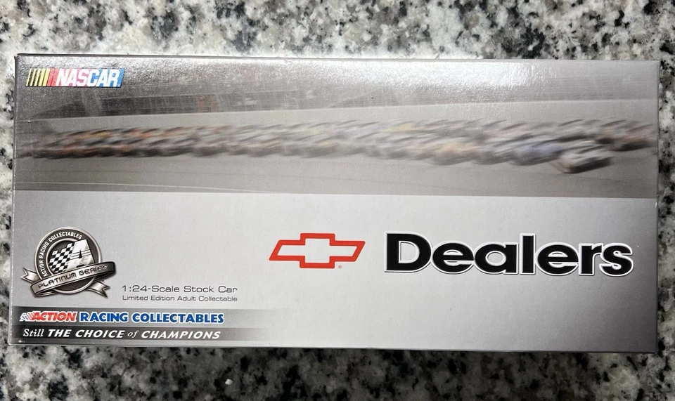 🟨🟦 DALE EARHARDT JR CHEVY ДИЛЕРЫ ЭКСКЛЮЗИВНЫЙ WRANGLER 2010 1/24 CHEVY IMPALA - Изображение 2 из 4