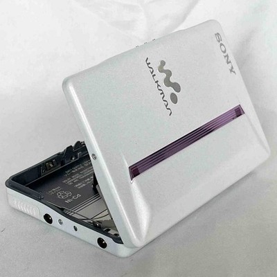 SONY WM-EX910 2000 Walkman White Vintage Cassette Player