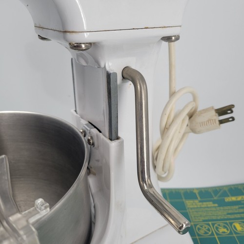 KitchenAid Heavy Duty K5SSWH 5 Qt Bowl-Lift Stand Mixer With Attachments White - Picture 4 of 22