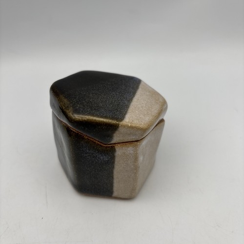 Studio Art Pottery Lidded Trinket Box Artist Signed ‘04 Vintage Small Ring Box - Picture 4 of 11