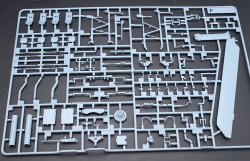 ACADEMY  AC12138 1/35 UH-1Y Venom Assembly Aircraft Collectible Models Kit - Picture 15 of 16