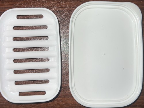 Quatish Seifenhalter Reisebehälter mit Deckel Tragbar Bar Etui Weiß EUC! 🍀 - Bild 4 von 6