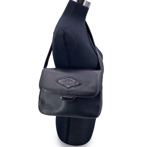 Auténtico Bolso de Hombro Gucci Vintage Cuero Negro Solapa Logo GG - Imagen 2 de 8