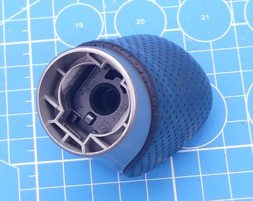 Lexus IS250 IS350 IS200t IS300 XE30 Series Gear Knob Leather OEM Genuine - Picture 6 of 9