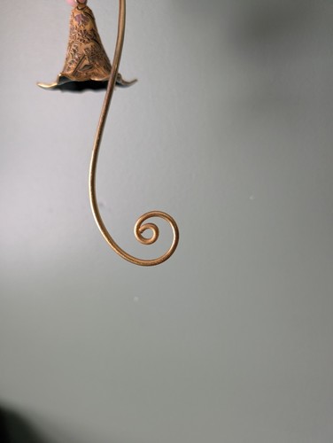Cloisonne Vela Apagador Diseño Floral Forma Campana Acabado Tono Dorado Intrincado - Imagen 5 de 9