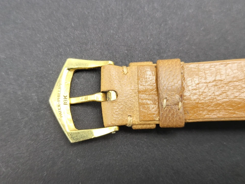 Patek Phillipe ref 1531 18Kt Solid Gold Watch with Service Box & Original Buckle - Image 3 of 4