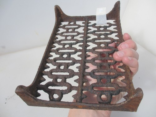 Antique Iron Air Brick Vent Grate Grille Ventilation Old Vintage 9"x6" - Picture 8 of 10