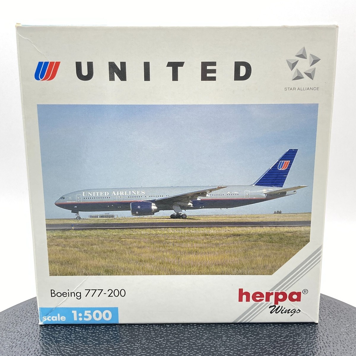 herpa wings 1/500 Boeing 777-200 UNITED AIRLINES Diecast herpa wings 1/500 Boeing 777-200 UNITED AIRLINES Diecast