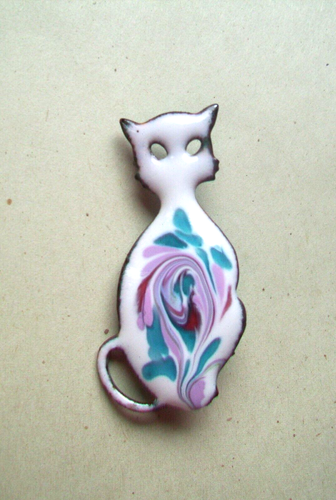 SMALL CAT Pin Brooch Signed INGA- PINK/BLUE/WHITE COLOR  - Picture 1 of 2