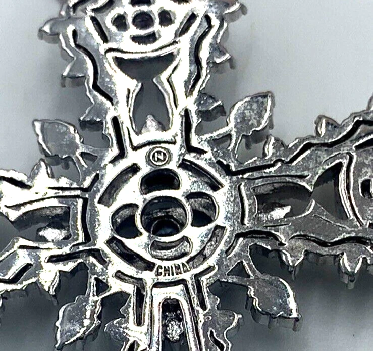 "Collar vintage QVC Nadri Pave circonita cúbica tono plata cruz edición limitada 16""" Foto 4 de 4