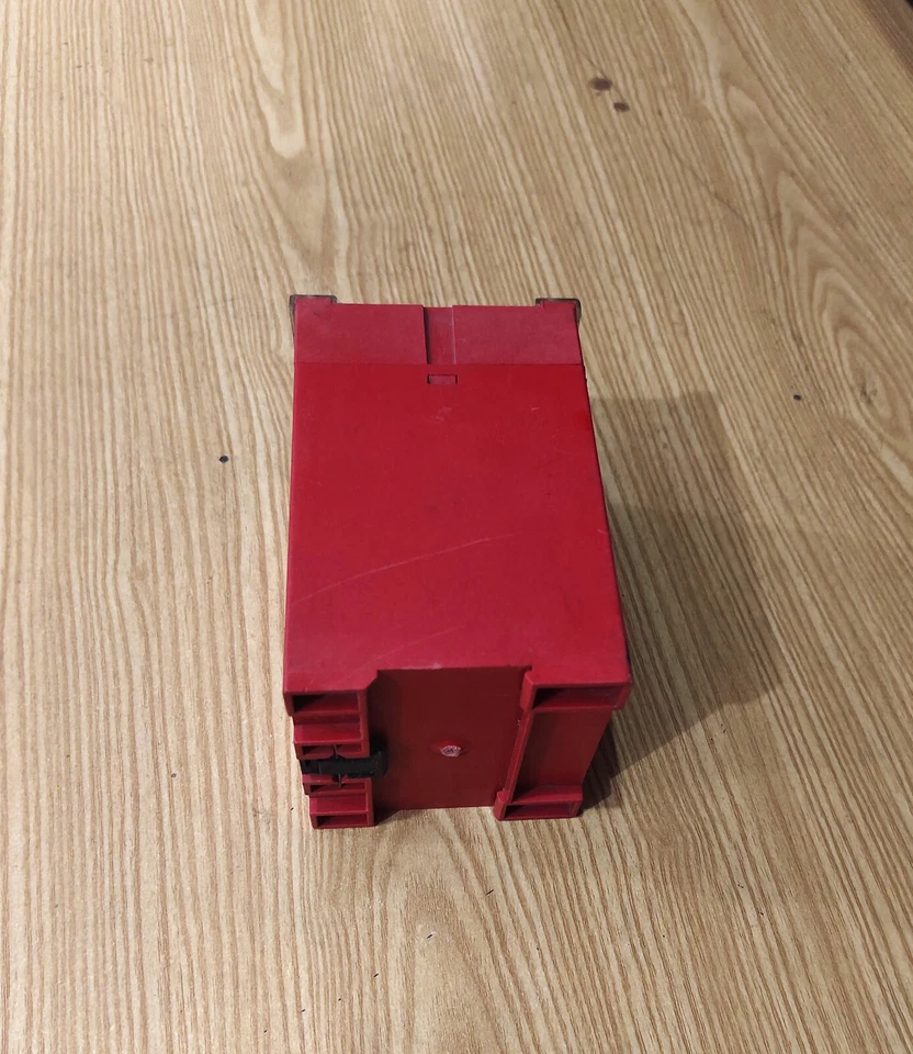 Elan SRB-NA-R-C-EE-24V Safety Relay - Image 3 of 4