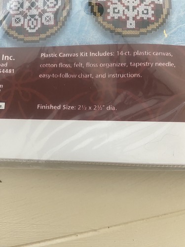 Herrschners Plastic Canvas RUSTIC WOOD SLICE ORNAMENTS Set Of 12 Sealed NEW - Picture 3 of 4