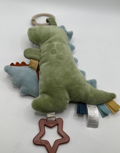 Juguete sensorial de desarrollo Itzy Bitzy Traveler™ sonajero dragón - Imagen 4 de 17