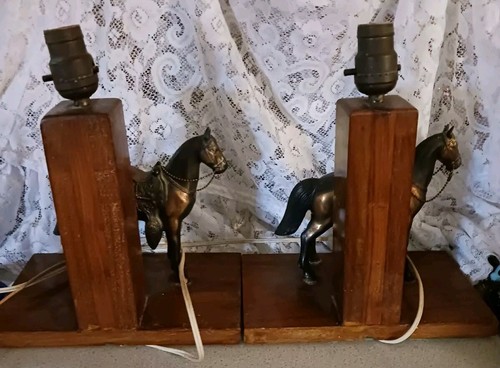2 Vintage Metal Horse Figurine Bedside / Table Lamp Rustic Cedar Wood Base - Picture 12 of 14