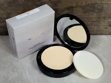 Mally Smooth Skin Perfecting Powder Foundation ~ LIGHT ~ full size NIB