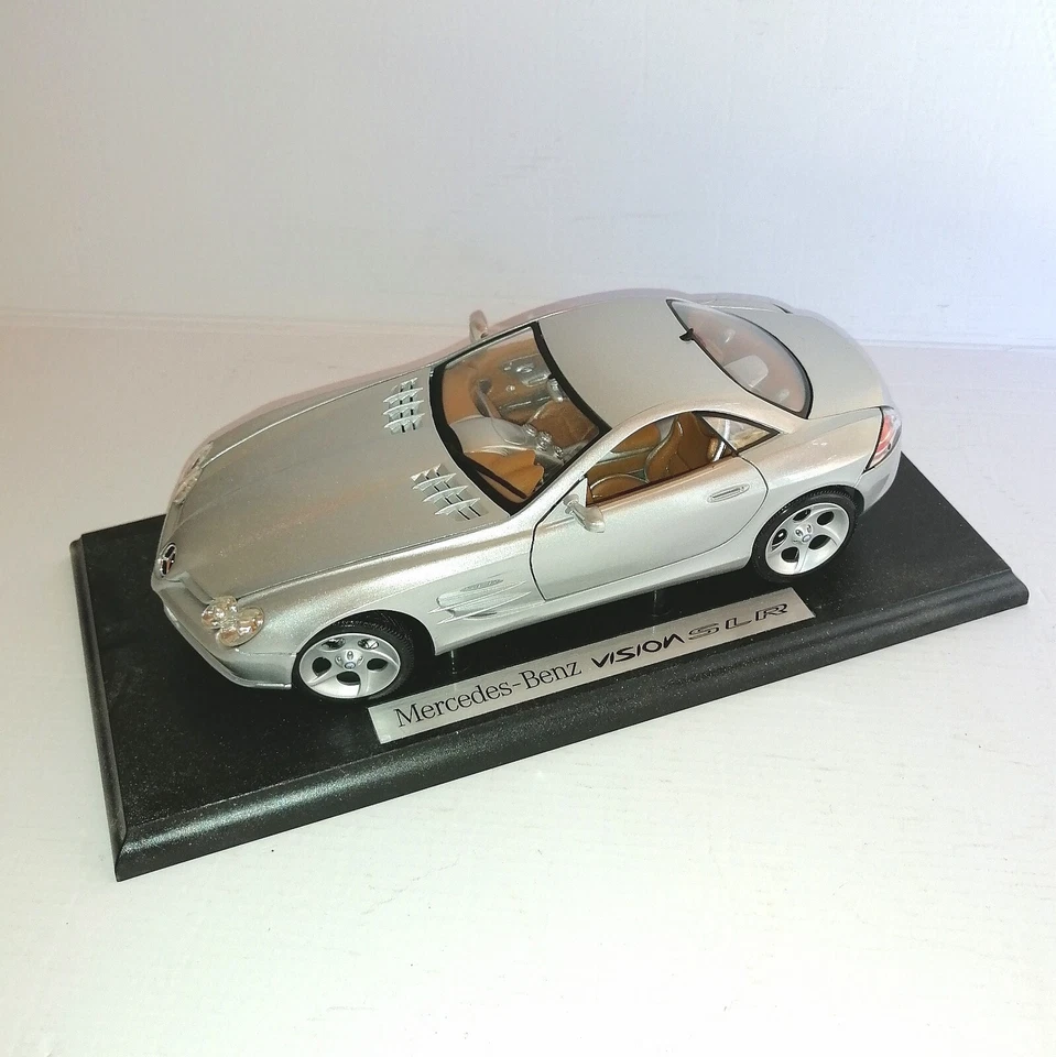 MERCEDES BENZ VISION SLR 1/18 - Immagine 2 di 4