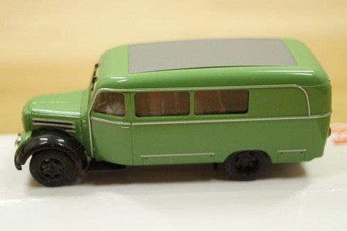 HO 1:87 Busch 51850 Robur Garant K 30 Kombi Furgone 1957 " Verde " Nuovo OVP - Foto 3 di 6