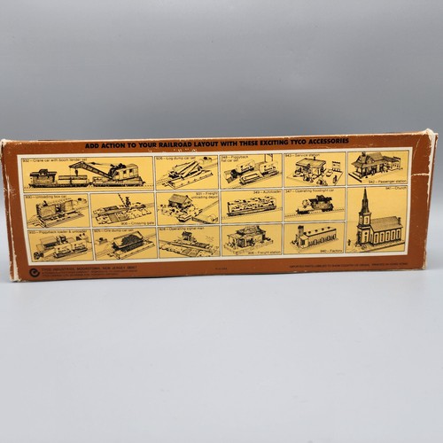 Tyco HO Scale Planters Peanuts 3-Bay Covered Hopper Freight Train Car C-8 - Picture 9 of 10