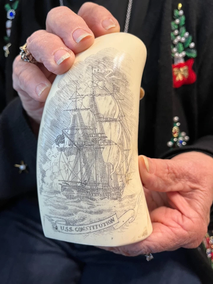 DIENTE DE CACHALOTE REPRODUCCIÓN CRIMSHAW "VIEJO PLANCHADO" 7 " CONSTITUCIÓN EE. UU. Foto 2 de 3