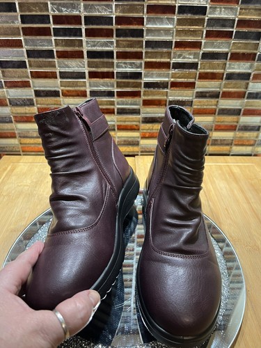 ULTRA LIGHT WEIGHT PURPLE / BURGUNDY SHADES BOOTS SZ 6 SOFTLITES Worn Once - Picture 5 of 14