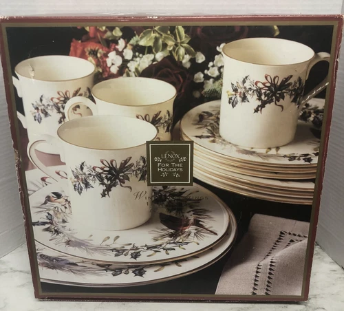 Lenox China WINTER GREETINGS  Christmas 12 Piece Dinnerware Set with Mugs Exc!