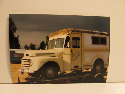 VINTAGE FOUND PHOTOGRAPH COLOR ART OLD PHOTO CLASSIC FORD PANEL DELIVERY TRUCK
