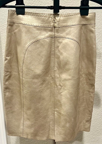 Women’s Elie Tahari Gold Leather Skirt Size 0 or 00? *Read*