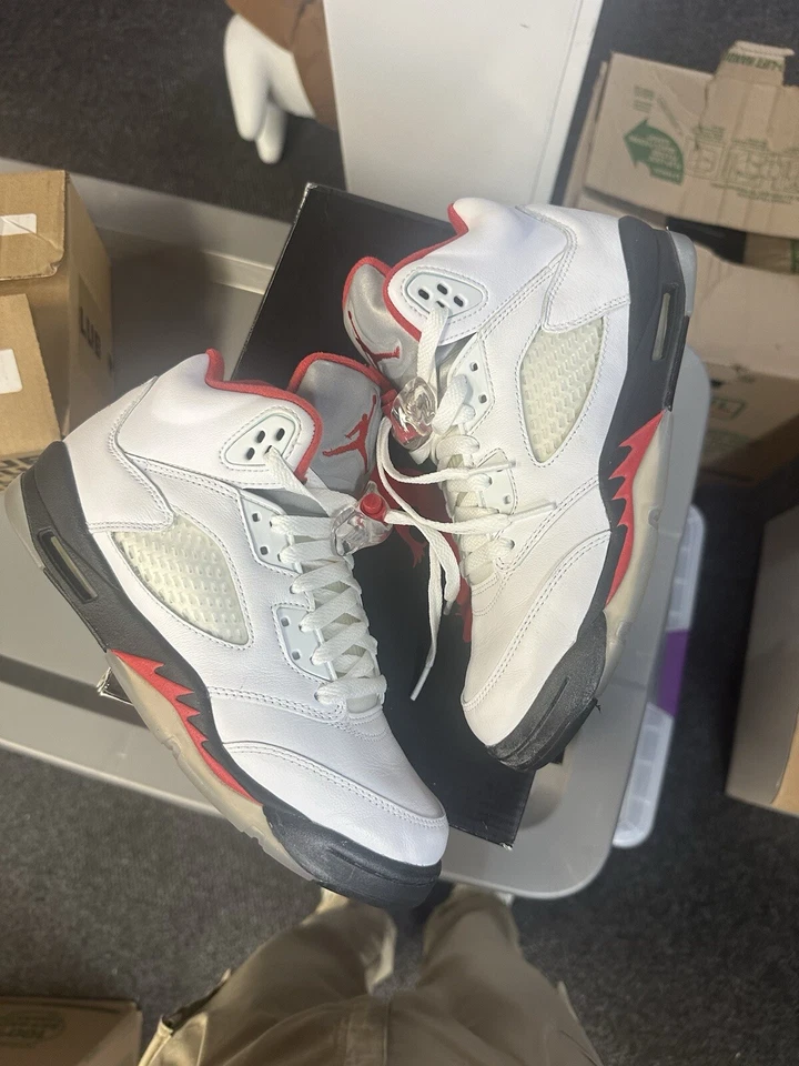 Size 7Y - Jordan 5 Retro Fire Red 2020 - CT4838-102 - Image 4 of 4