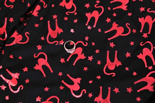 Halloween glänzende rote KATZE SPANDEX Kostüm Turnanzug 4-Wege-Stretch Stoff halbes Yard 60 Zoll - Bild 2 von 3