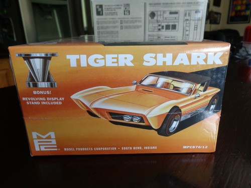 TIGER SHARK MPC ROUND 2 MODELS 1/25 RETRO DELUXE - Picture 5 of 6