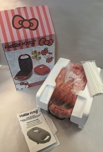 NEW in Box Uncanny Brands Hello Kitty Cake Pop Maker with Sticks & Recipe - Bild 6 von 8