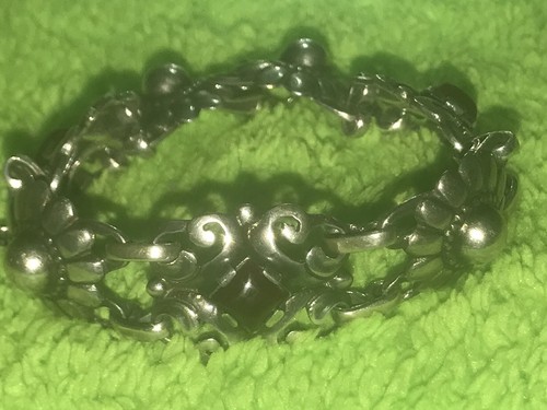 Estate Vintage Sterling Silver Hallmarked Sterling Garnet Bracelet - Picture 15 of 18