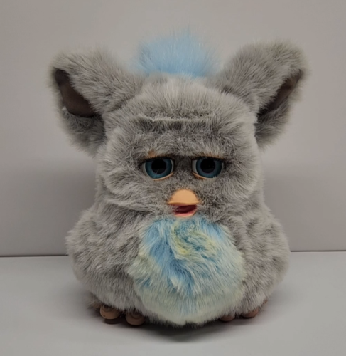 Tiger Electronics 2005 Sleepy Blue Furby Emoto-tronic con cucchiaio e scatola, funzionante - Video 1 di 1