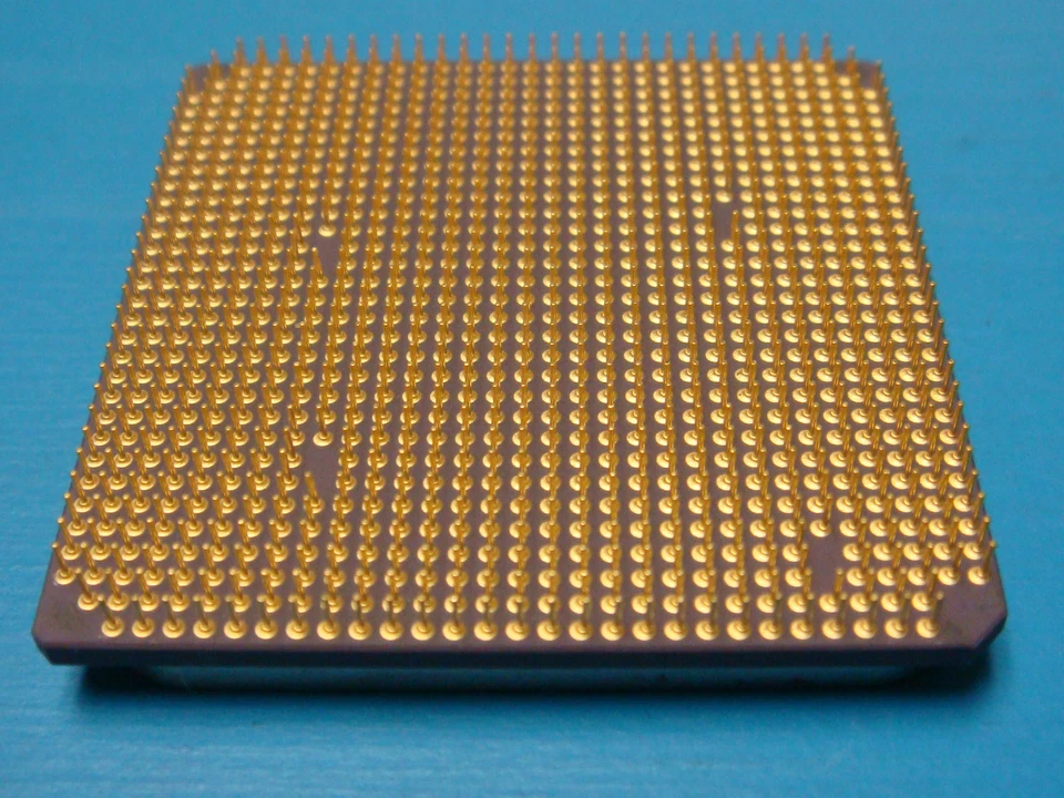 (1) AMD OSA242CEP5AL Opteron 242 1.6GHz 1600Mhz 1.5V 1MB L2 940 pin PGA CPU NEW - Image 3 of 4