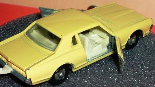 Matchbox 62-C3 Mercury Cougar 1968, Drive me Home for the Holidays - Picture 2 of 8