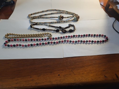 10lb BOX FULL OF COSTUME JEWELRY-ALOT OF THEM ARE NEW, SOME PHOTO'S DID NOT TAKE - Picture 11 of 13